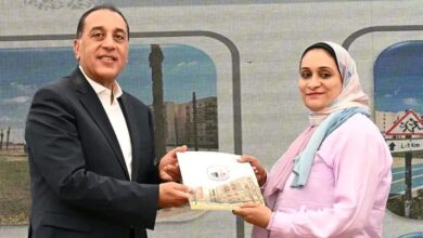 رئيس الوزراء يسلم عقود وحدات "سكن لكل المصريين" بمدينة أكتوبر الجديدة ويشيد بمستوى التنفيذ